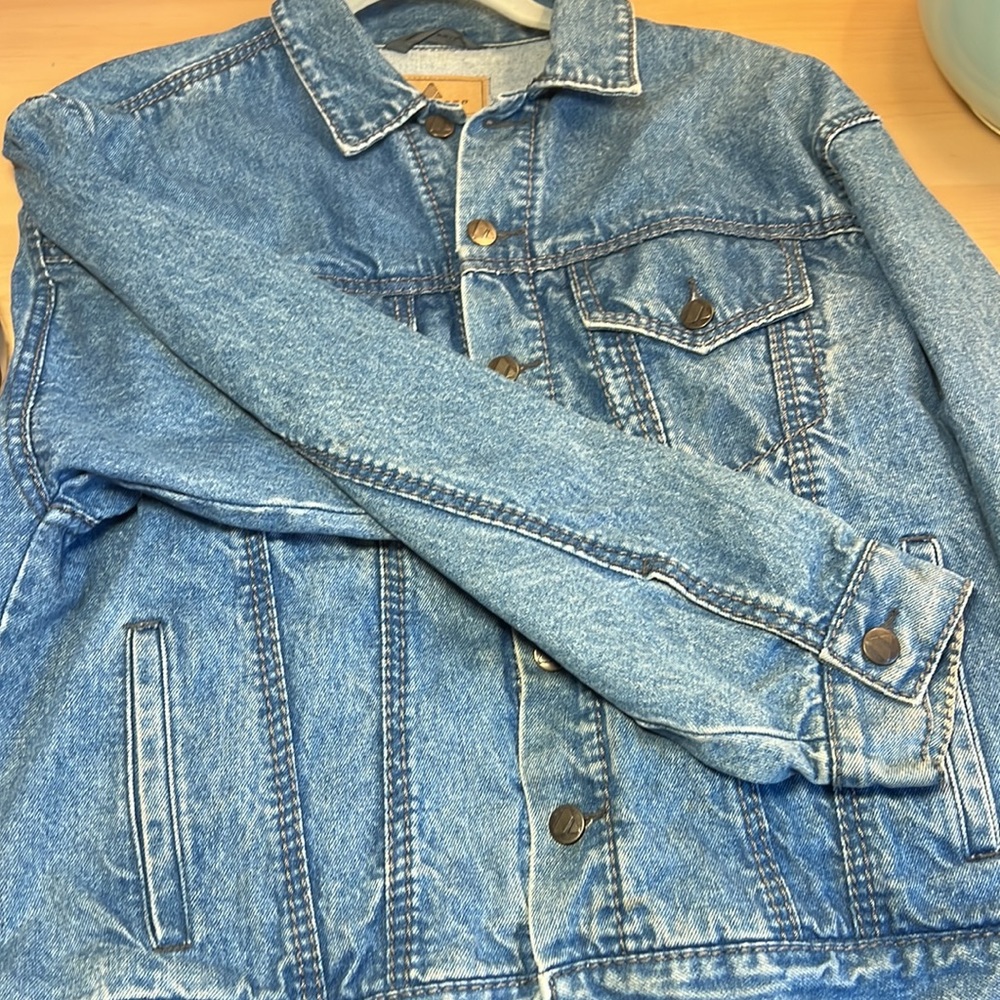 Vintage Liz Wear Denim Jean Jacket Size Medium with 6 pockets - Picture 15 of 16